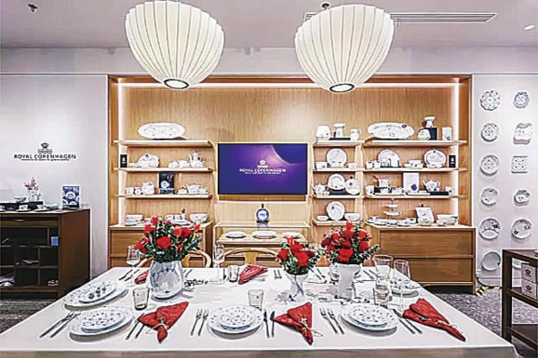 / 入驻本区商场的国际品牌首店