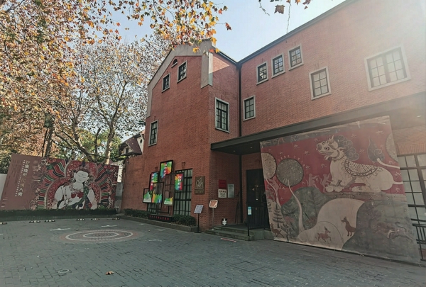 徐汇艺术馆外景照,建筑原为鸿英图书馆
唐丽青 摄