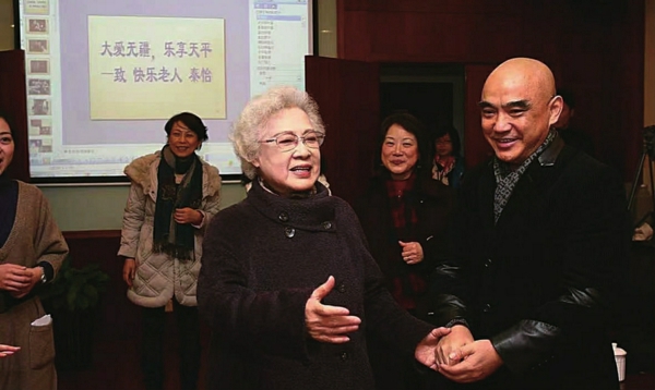 秦怡与天平“名家坊”成员们一起交流