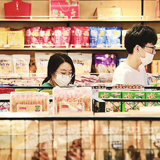 “亲享”优选超市内的商品琳琅满目