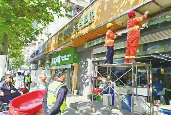 长桥街道加固沿街店铺店招店牌