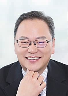 张宰荣先生(Mr.Chae Young Chang),韩国籍,现任丰梵(中国)商贸有限公司中国区总裁