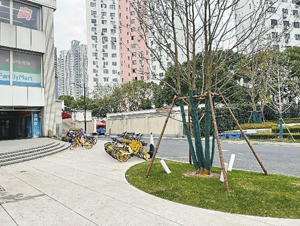 漕溪路地铁站3号口站前广场(改造后)