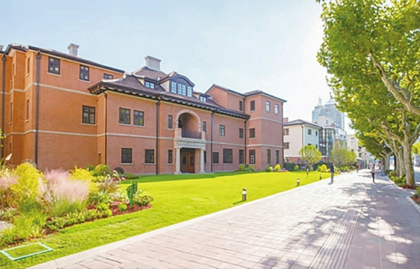 上海音乐学院淮海中路段围墙打开改造后